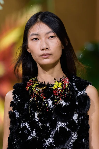 Look 14